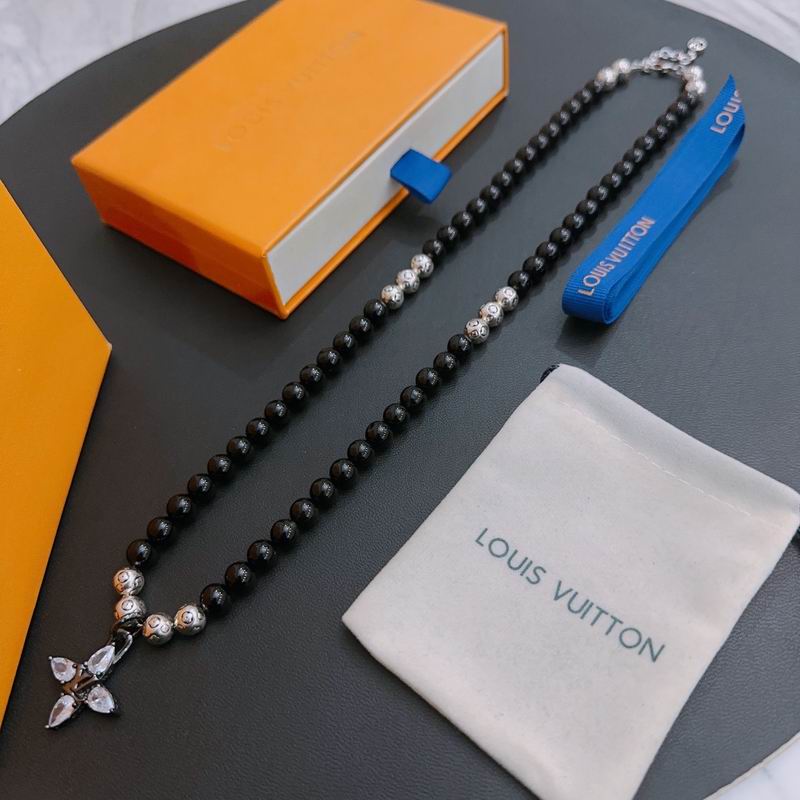 LV Necklace 03lyr324